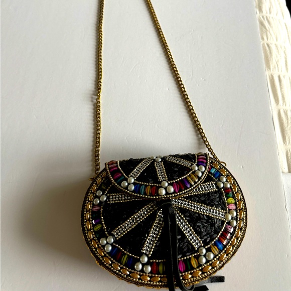 Lulus Handbags - LULU Crossbody Beaded Clam Shell Purse w/ Metal Strap, Multi Colored Beads NWOT